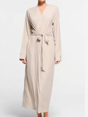 SKIMS Soft Lounge Sleep Long Robe in Desert AP-RBE-0383 Soft model blend Fabric